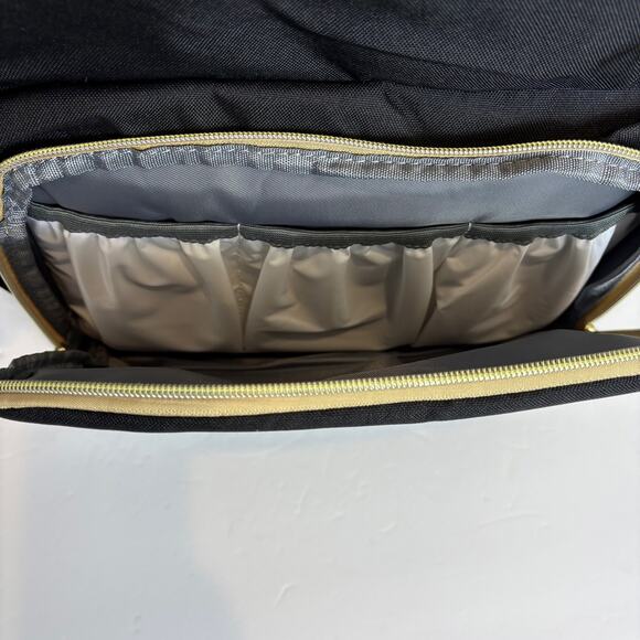 Debug- Diaper Backpack Travel Changing Station with 30L Bassinet- Black - Picture 10 of 11